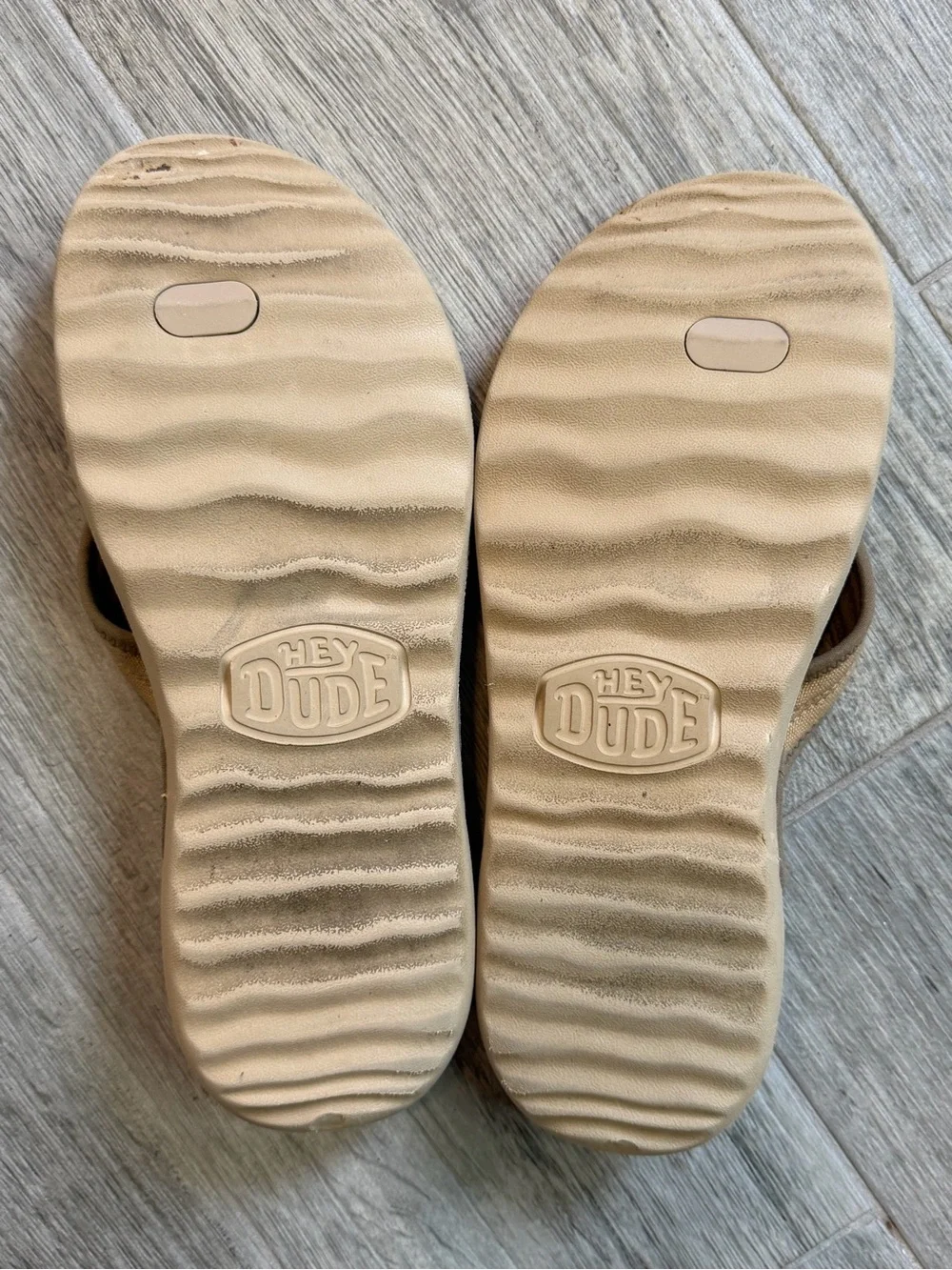 Hey Dude Men's Myers Flip Sports Mode Tan Sandals Size 10 Beach Water Casual